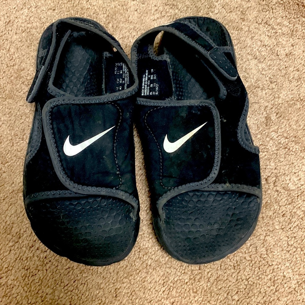 Nike Black Youth Size 2Y Boys Water Sandle